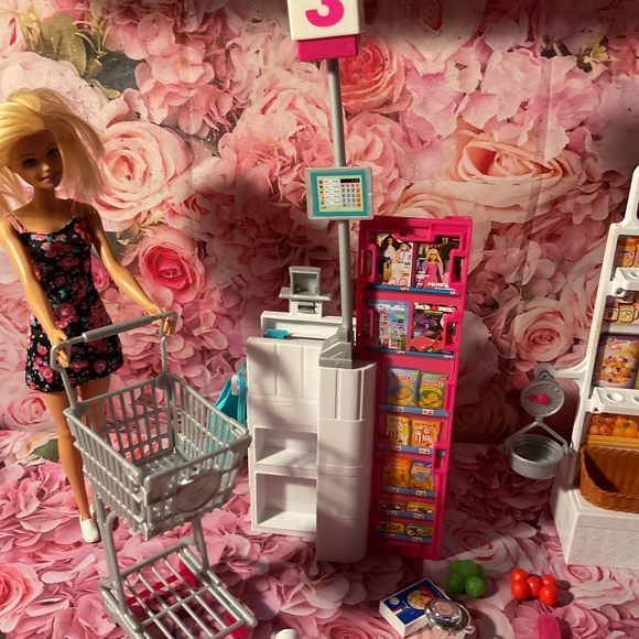 COPY - COPY - ⭐️BARBIE grocery playset DOLL NOT INCLUDED - Picture 5 of 6